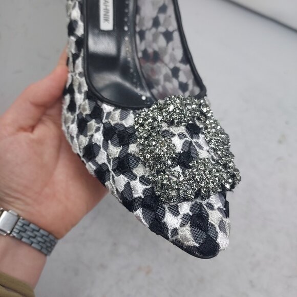 Manolo Blahnik HANGISI BLACK LACE JEWEL BUCKLE PUMP - Picture 7 of 10